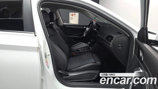 Volkswagen Jetta 2023 — photo 11