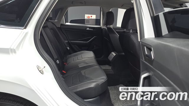 Volkswagen Jetta 2023 — photo 12