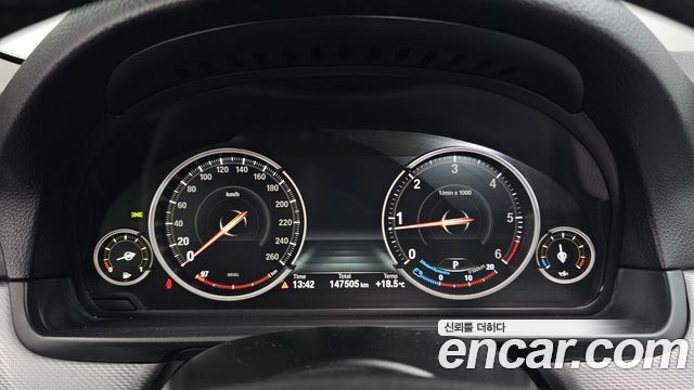 BMW 5-Series 2013 — photo 8