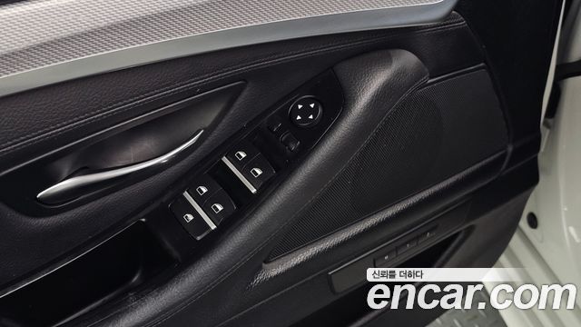 BMW 5-Series 2013 — photo 16