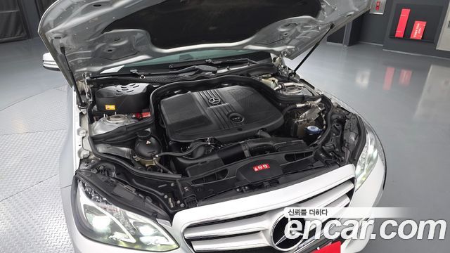 Mercedes-Benz E-Class 2014 — photo 6