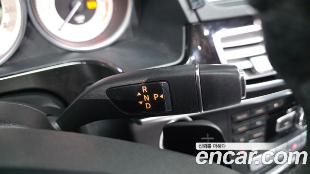 Mercedes-Benz E-Class 2014 — photo 9