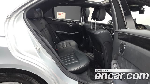 Mercedes-Benz E-Class 2014 — photo 12