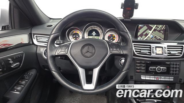 Mercedes-Benz E-Class 2014 — photo 13
