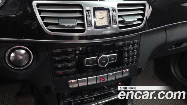 Mercedes-Benz E-Class 2014 — photo 16