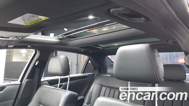 Mercedes-Benz E-Class 2014 — photo 18