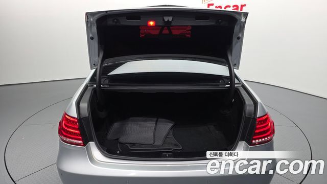 Mercedes-Benz E-Class 2014 — photo 20