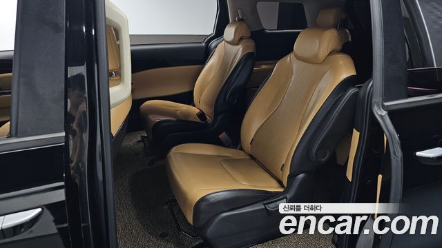 Kia Canival 2022 — photo 18