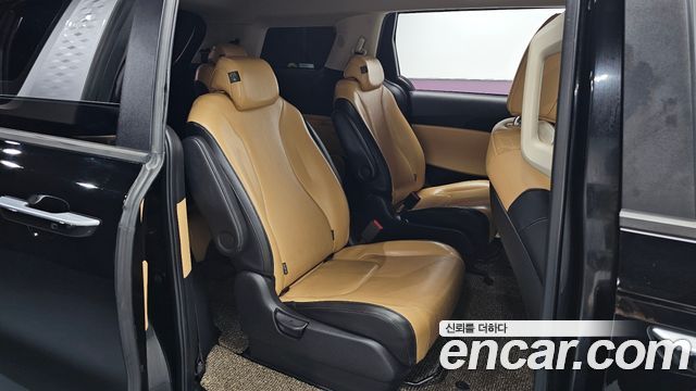 Kia Canival 2022 — photo 16