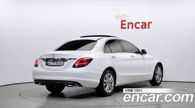 Mercedes-Benz C-Class 2020 — photo 2