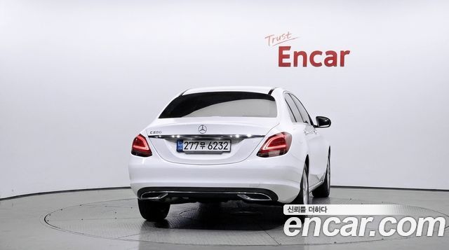 Mercedes-Benz C-Class 2020 — photo 4