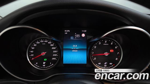 Mercedes-Benz C-Class 2020 — photo 8