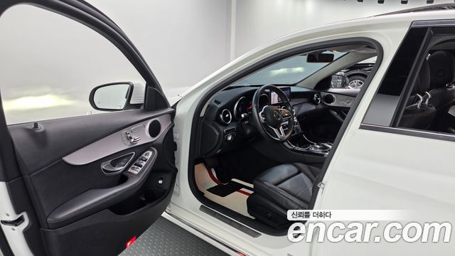 Mercedes-Benz C-Class 2020 — photo 10