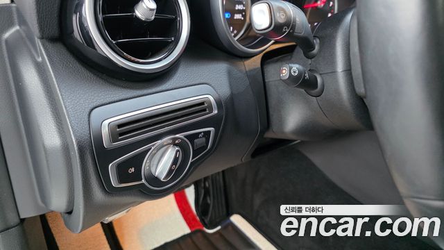 Mercedes-Benz C-Class 2020 — photo 12