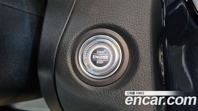 Mercedes-Benz C-Class 2020 — photo 14