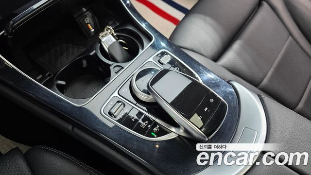 Mercedes-Benz C-Class 2020 — photo 18