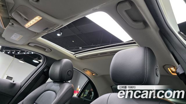 Mercedes-Benz C-Class 2020 — photo 20