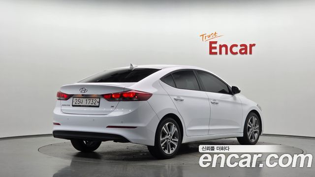 Hyundai AVANTE 2018 — photo 2