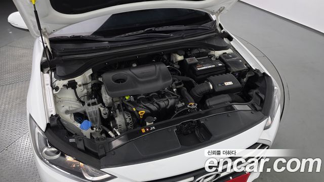 Hyundai AVANTE 2018 — photo 6