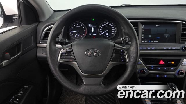 Hyundai AVANTE 2018 — photo 19