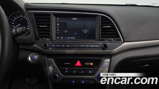 Hyundai AVANTE 2018 — photo 20