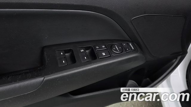 Hyundai AVANTE 2018 — photo 23