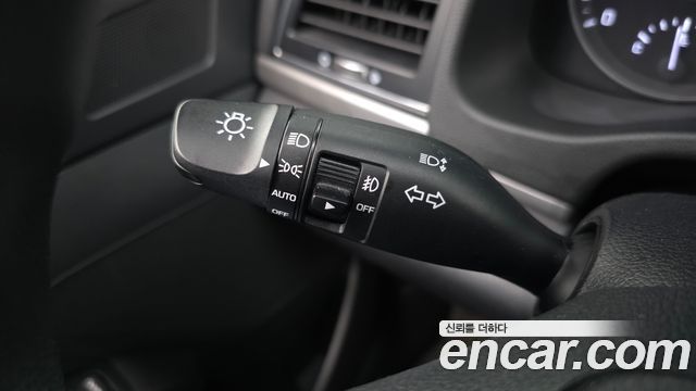 Hyundai AVANTE 2018 — photo 25