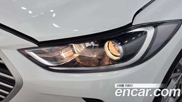 Hyundai AVANTE 2018 — photo 8