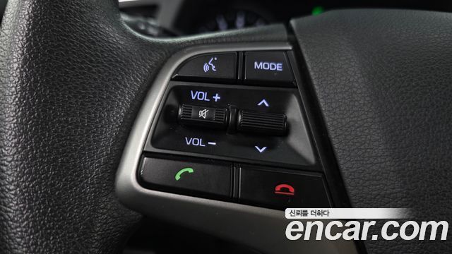 Hyundai AVANTE 2018 — photo 27