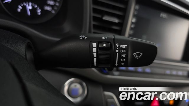 Hyundai AVANTE 2018 — photo 28
