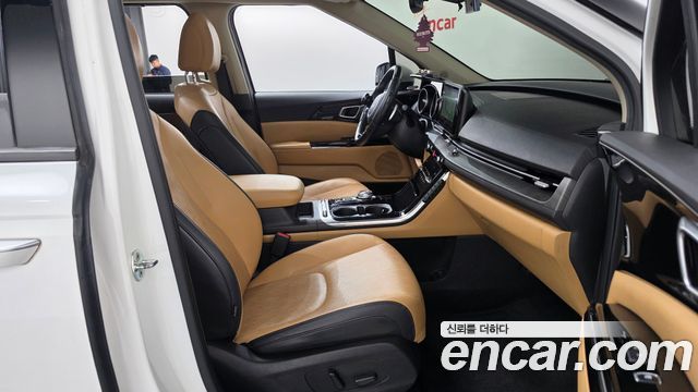 Kia Canival 2022 — photo 16