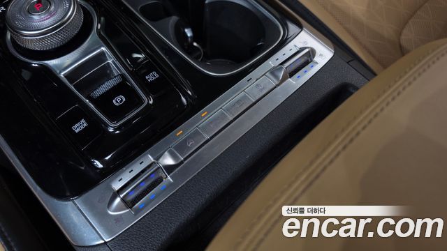 Kia Canival 2022 — photo 32
