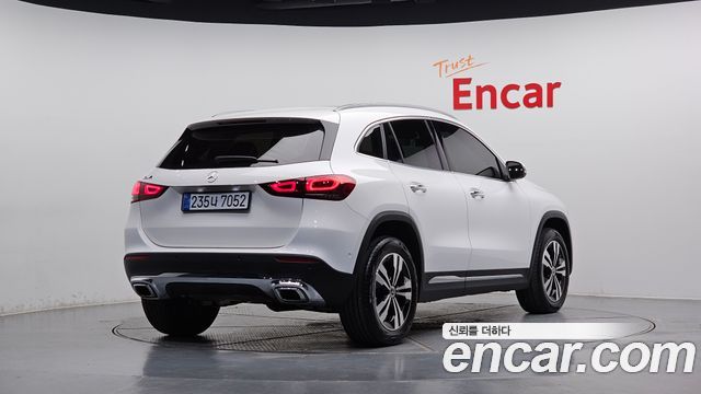 Mercedes-Benz GLA-Class 2021 — photo 2