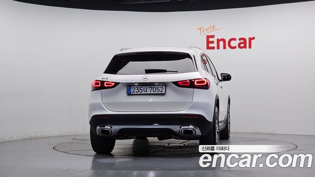 Mercedes-Benz GLA-Class 2021 — photo 4