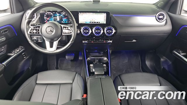 Mercedes-Benz GLA-Class 2021 — photo 10