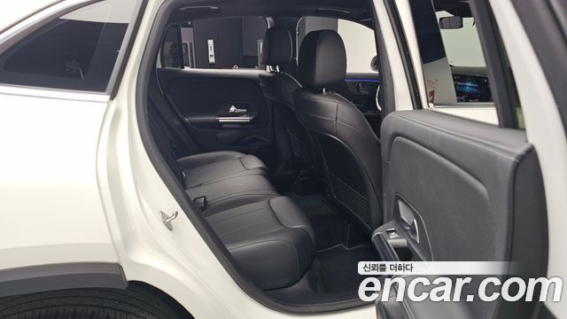 Mercedes-Benz GLA-Class 2021 — photo 17