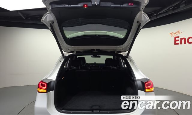 Mercedes-Benz GLA-Class 2021 — photo 23