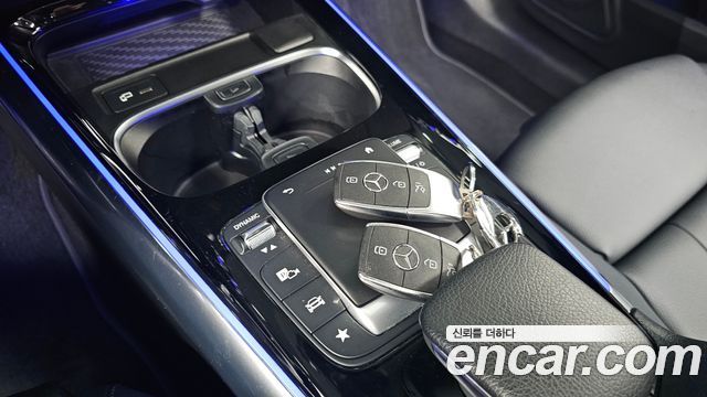Mercedes-Benz GLA-Class 2021 — photo 24