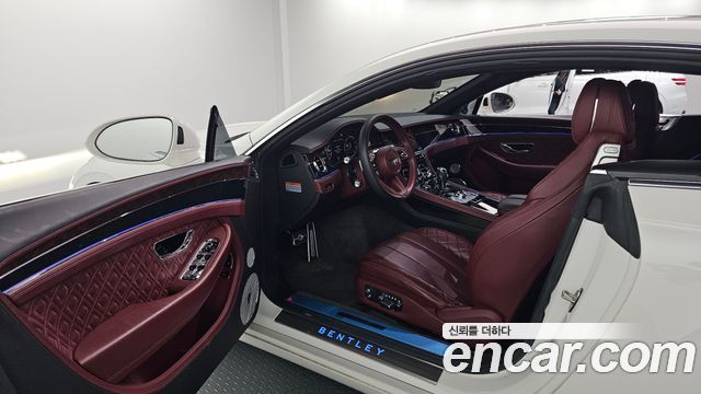 Bentley Continental 2022 — photo 10
