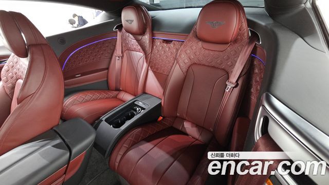 Bentley Continental 2022 — photo 11