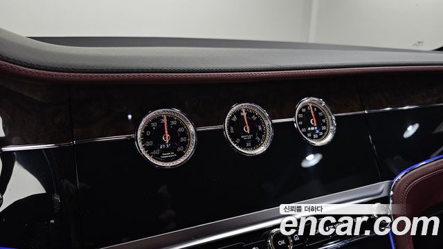Bentley Continental 2022 — photo 15