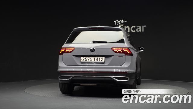 Volkswagen Tiguan 2021 — photo 4