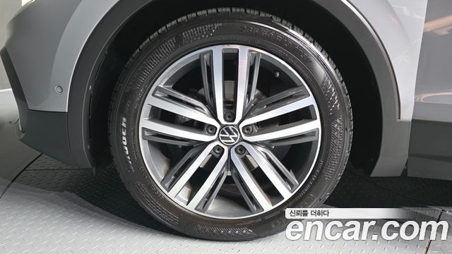 Volkswagen Tiguan 2021 — photo 5