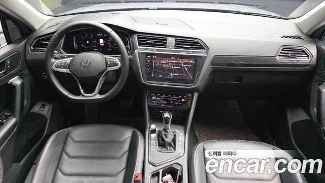 Volkswagen Tiguan 2021 — photo 10