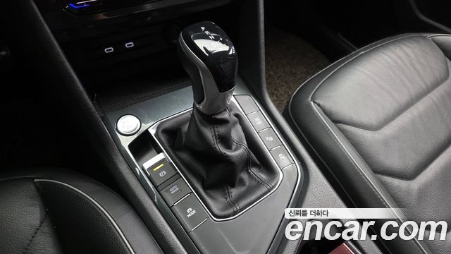 Volkswagen Tiguan 2021 — photo 12