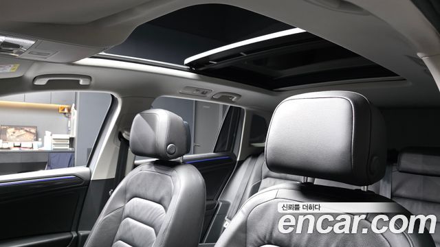 Volkswagen Tiguan 2021 — photo 25
