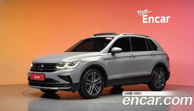 Volkswagen Tiguan 2021 — photo 1