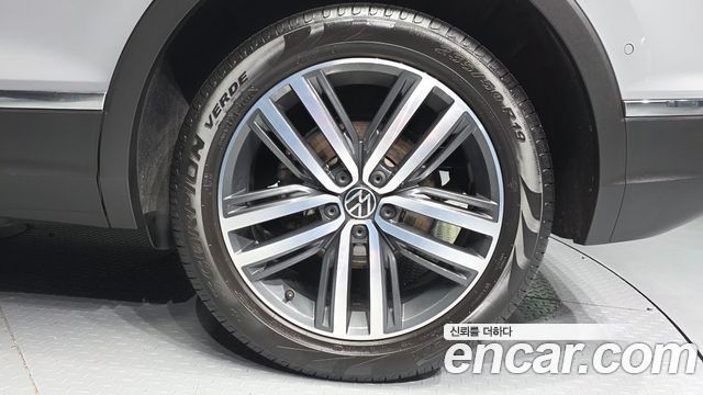 Volkswagen Tiguan 2021 — photo 7