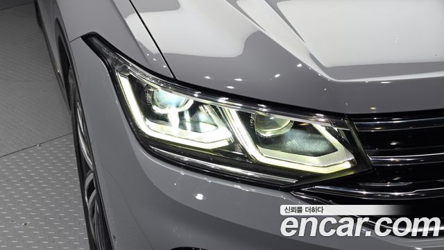 Volkswagen Tiguan 2021 — photo 8
