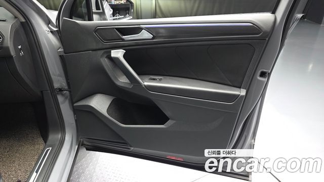 Volkswagen Tiguan 2021 — photo 14